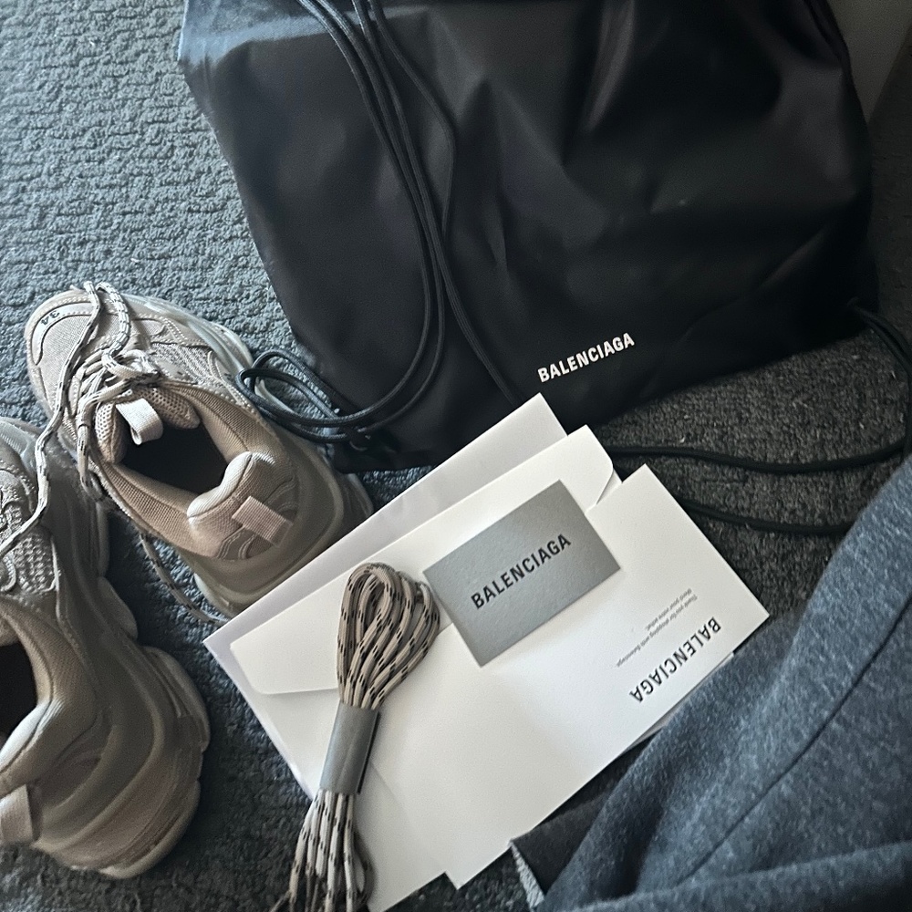 BALENCIAGA TRIPLE S SNEAKER WOMENS US SIZE 5